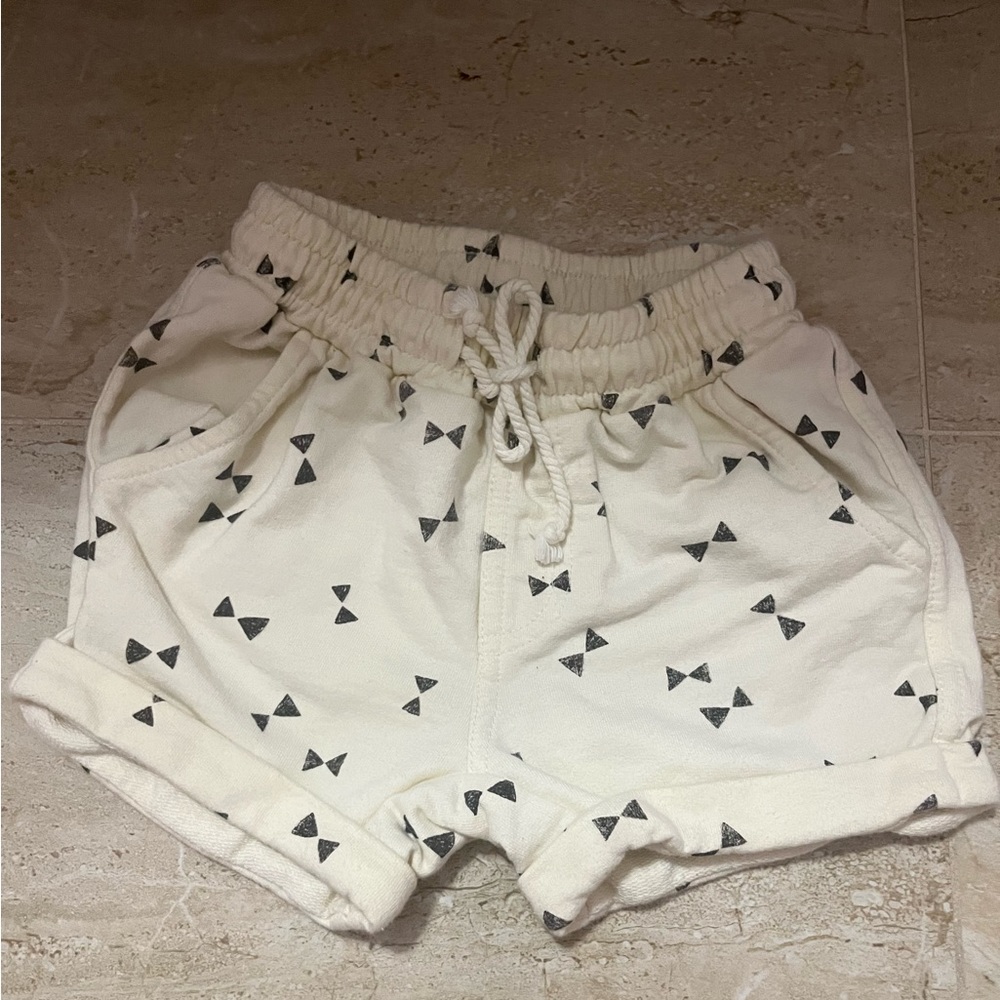 Rylee and crew shorts size 18 to 24 months